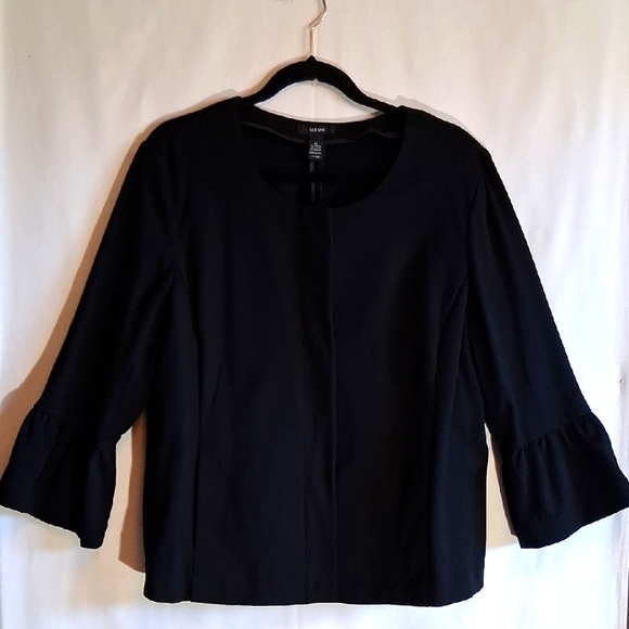 Elegant Black Women's Top - Picture 1 of 5